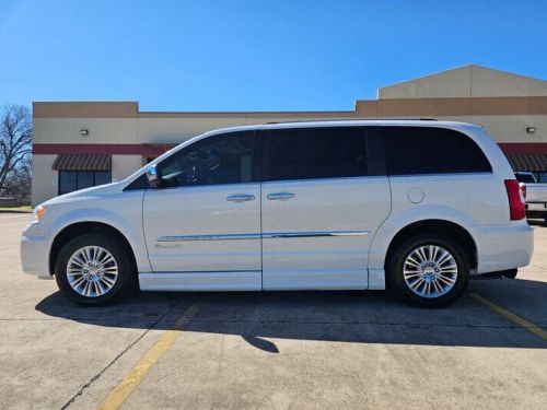 2013 chrysler town &amp; country