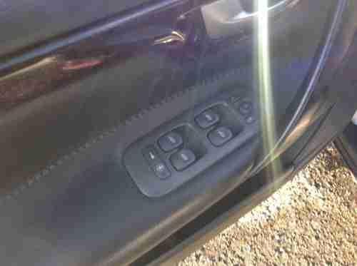2001 Volvo XC 70 AWD Wagon , Ext = Silver/ Int = Blue Leather, image 2