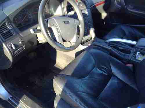 2001 Volvo XC 70 AWD Wagon , Ext = Silver/ Int = Blue Leather, image 3