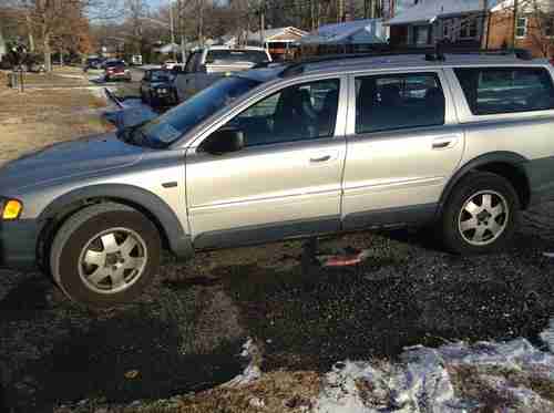 2001 Volvo XC 70 AWD Wagon , Ext = Silver/ Int = Blue Leather, image 5