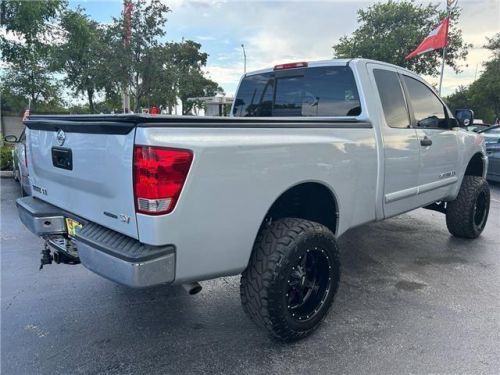 2013 nissan titan sv 4x2 4dr king cab swb pickup