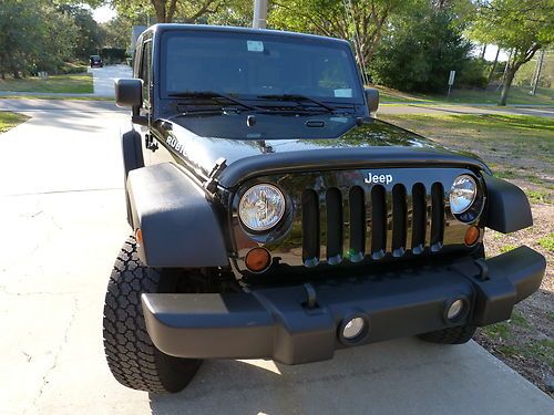 Well kept 2008 jeep wrangler rubicon 2-dr. w/hardtop and extras.