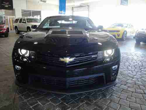 SINISTER TRIPLE BLACK NEW CAMARO CONVERTIBLE ZL1 WITH CARBON FIBER HOOD 6-SPD!, US $61,990.00, image 2