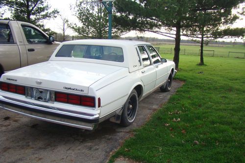 1989 chevrolet caprice classic ls brougham sedan 4-door 5.0l