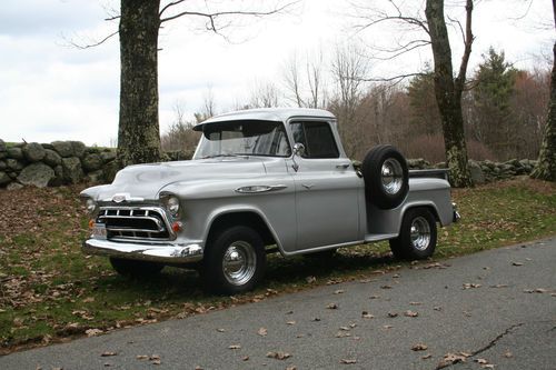 1957 chevrolet 3100 short bed / original v8 / big window / original 4 speed