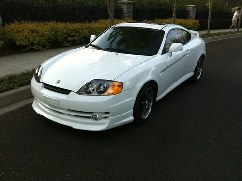 2004 hyundai tiburon gt coupe 2-door 2.7l