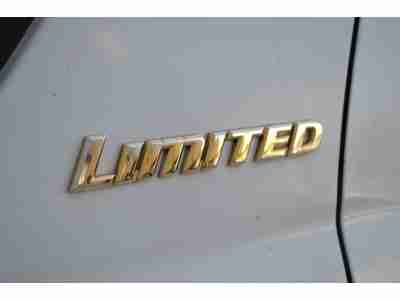 AWD V8 Leather Sunroof DVD GOLD Package Convenience Package JBL 3rd Row Seating, image 9