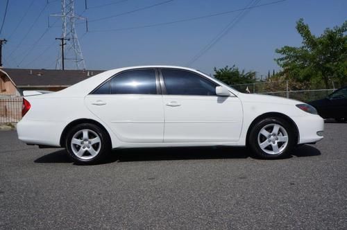 2002 toyota camry se sedan 4-door 2.4l