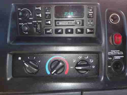2000 dodge cargo,no rust,low miles, no reserve, image 5