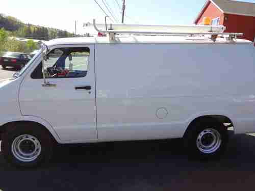 2000 dodge cargo,no rust,low miles, no reserve, image 18