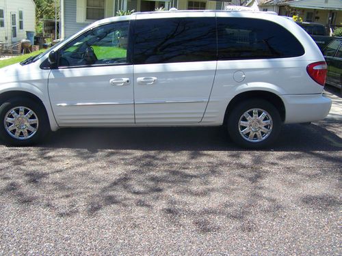 2004 chrysler town &amp; country limited mini passenger van 4-door 3.8l