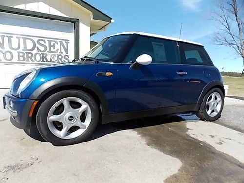 2004 mini cooper base hatchback 2-door 1.6l