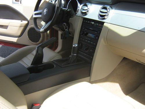 2006 Ford Mustang GT V8 6-Speed Only 9,000 Miles 1 Owner Ford Employee Brand New, image 8
