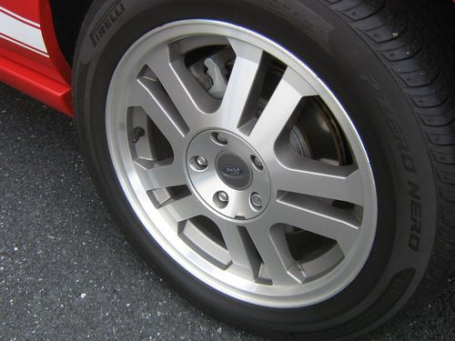 2006 Ford Mustang GT V8 6-Speed Only 9,000 Miles 1 Owner Ford Employee Brand New, image 9