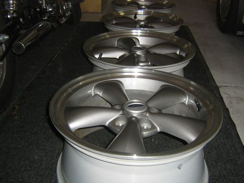 2006 Ford Mustang GT V8 6-Speed Only 9,000 Miles 1 Owner Ford Employee Brand New, image 15