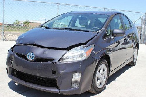 2011 toyota prius damaged rebuilder runs! only 13k miles economical wont last!!