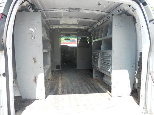 2002 chevrolet express 2500 base standard cargo van 3-door 5.7l