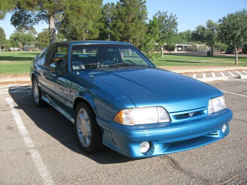 1993 ford mustang svt cobra hatchback 2-door 5.0l