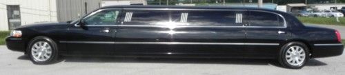 Beautiful 2004 lincoln town car 120" limousine 10 passenger *no resrve*