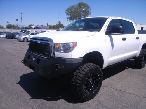 Toyota tundra crew max