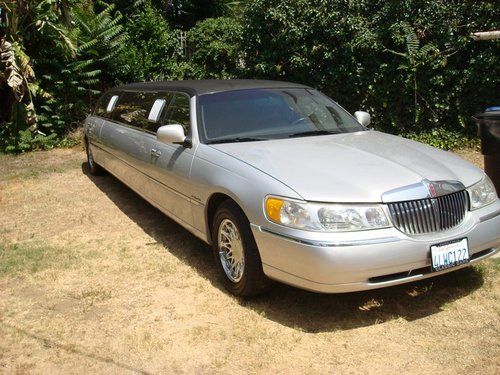2000 Lincoln Town Car Base Limousine   4.6L  Limo -  Silver / Black, US $8,000.00, image 14