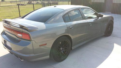 2012 dodge charger srt8 sedan 4-door 6.4l