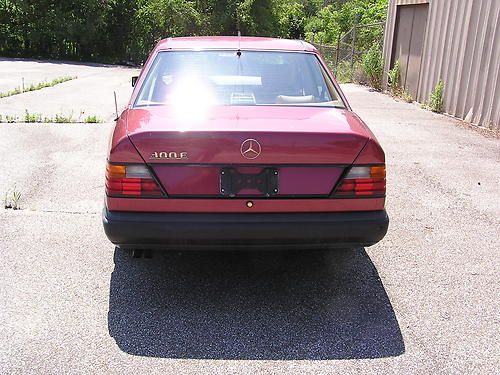 MERCEDES 300-E 4DR. MOON ROOF LOW MILES EXCELLENT CONDITION, image 5