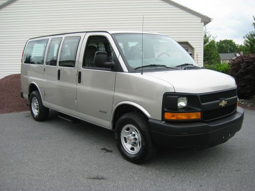 2005 chevrolet express 3500 base standard passenger van 3-door 6.0l
