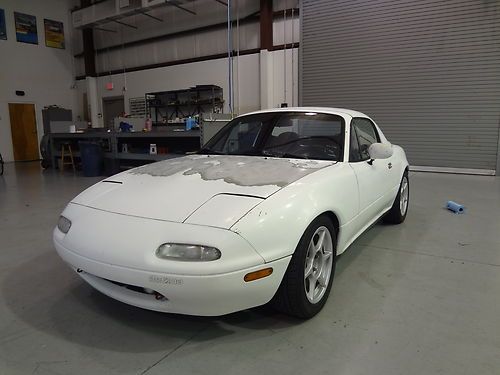 1992 mazda miata. 5 speed, hard top 220,000 miles