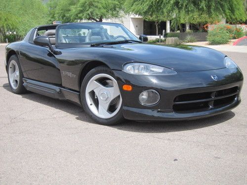 1995 dodge viper rt/10, v10 engine, 6-speed, new alpine sound! 14k original mi!