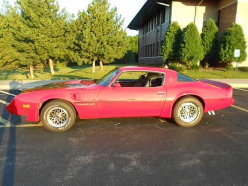 1979 pontiac trans am -- 87,000k miles, unmolested, turnkey, really nice driver!