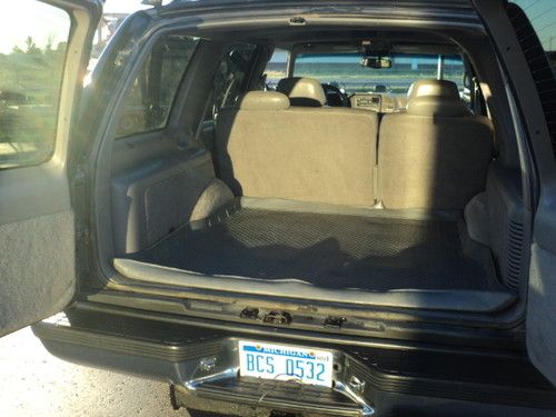 chevy, tahoe, charcoal, 4-door, 4wd, leather, LT package, running boards, image 3