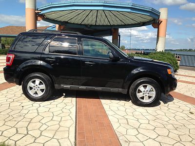 2012 ford escape no reserve clear title only 6,907 miles runs and drives great!