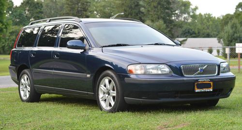 2002 volvo v70 5-speed manual, 3rd row seating and built-in booster seats!