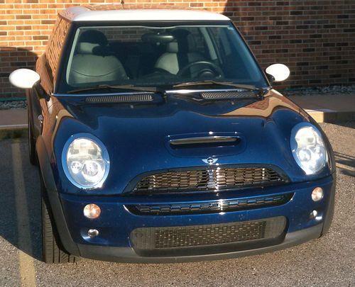 2004 mini cooper s loaded 6 speed leather panoramic white roof indi blue fast