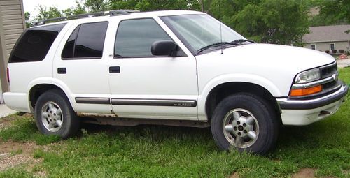 2000 chevy blazer ls 4x4 chevrolet car suv mechanic special parts or repair