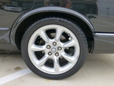 Base 4.0L CD 9 Speakers AM/FM radio Cassette Premium audio system Memory seat, image 9