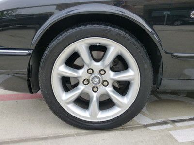 Base 4.0L CD 9 Speakers AM/FM radio Cassette Premium audio system Memory seat, image 11