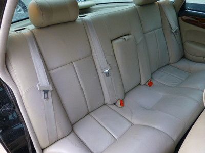 Base 4.0L CD 9 Speakers AM/FM radio Cassette Premium audio system Memory seat, image 18