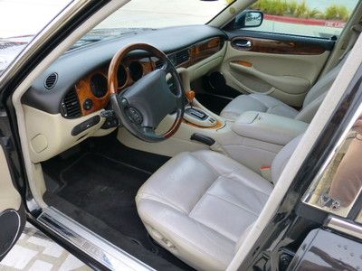 Base 4.0L CD 9 Speakers AM/FM radio Cassette Premium audio system Memory seat, image 23