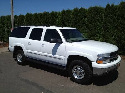 Lt 2500 v-8 automatic, 4x4, moon roof, dvd, quad seating, bose sound