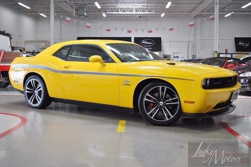 2012 dodge challenger srt-8 392 yellow jacket, one owner, navi, sat,6-sp manual