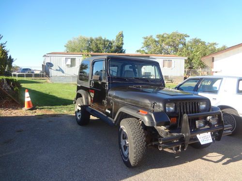 Jeep wrangler 2dr hard top 4x4 automatic transmission black 1993