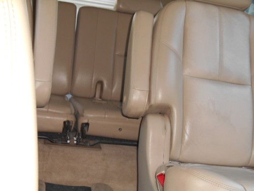 2007 Chevrolet Suburban 1500 LTZ Sport Utility 4-Door 5.3L, image 7