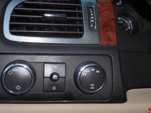 2007 Chevrolet Suburban 1500 LTZ Sport Utility 4-Door 5.3L, image 9
