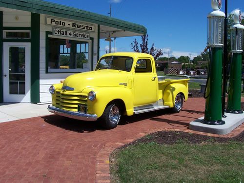 1949 chevrolet customized pick-up