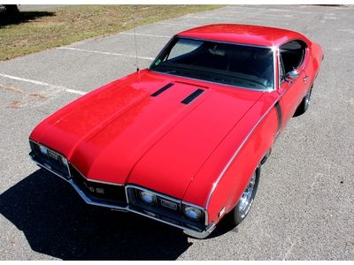 Beautiful 1968 442 #'s matching 400 m21 4-speed 12-bolt 3.91 bucket seats - red!