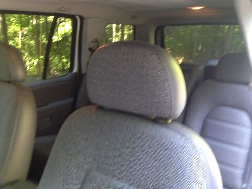 2003 White Ford Explorer XLS Sport Utility 4-Door 4.0L Good Condition, US $3,650.00, image 6