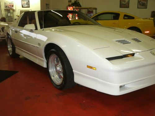 1989 pontiac firebird tansam gta!! 5.7l engine**350**1 owner!!