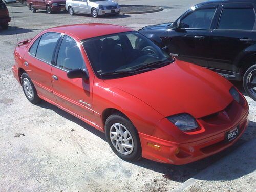 2002 pontiac sunfire se sedan 4-door 2.2l red